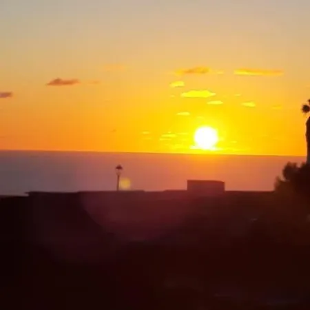 Con Terraza Y Jardin Casa de Férias *