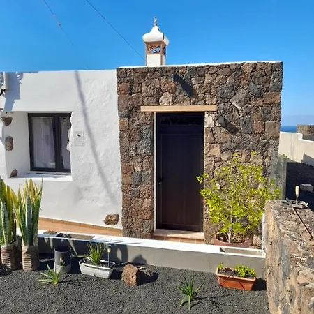Con Terraza Y Jardin Casa de Férias Las Breñas