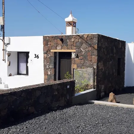 Vakantiehuis Con Terraza Y Jardin