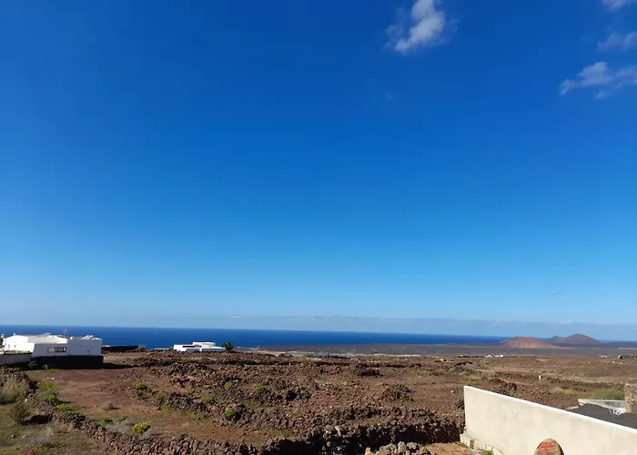 בית נופש Con Terraza Y Jardin Las Breñas