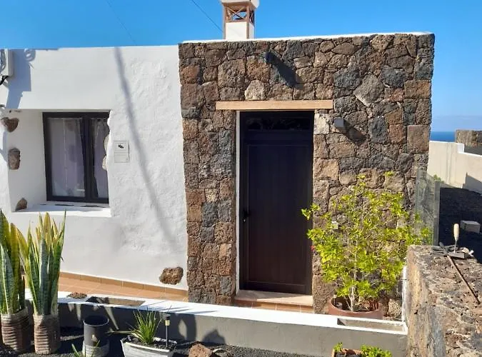 Con Terraza Y Jardin בית נופש Las Breñas