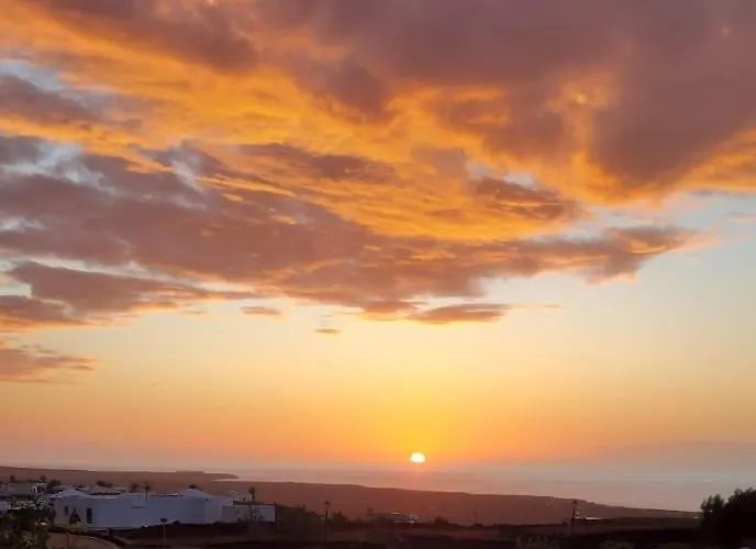 בית נופש Con Terraza Y Jardin Las Breñas