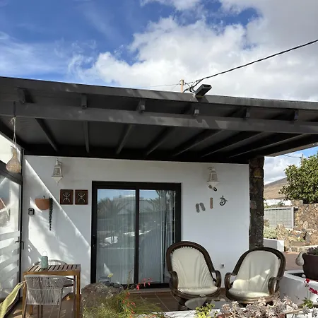 Сasa de vacaciones Con Terraza Y Jardín
